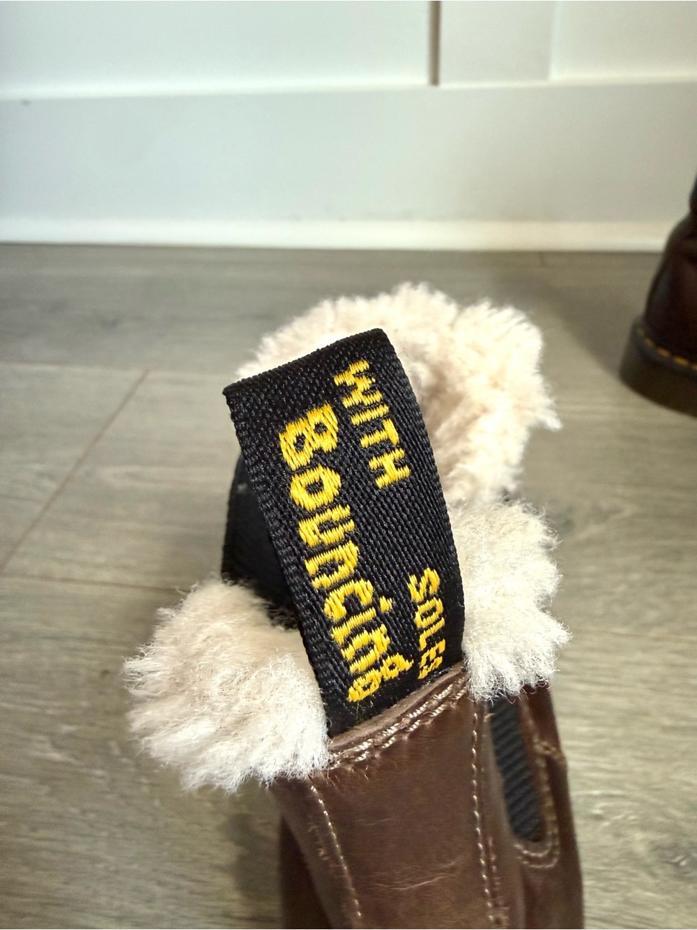 Dr. Martens 2976 Leonore Faux Fur Lined Chelsea Boots Brown Size 10 - Picture 14 of 16